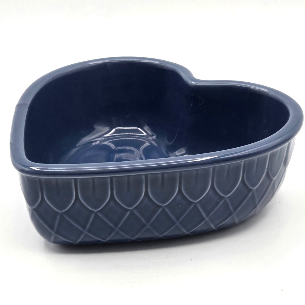 2002 Tender Heart Treasures Stoneware Blue Heart-Shaped Bakeware Serving Bowl